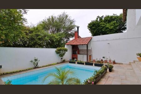 Casa à venda com 288m², 4 quartos e 4 vagas