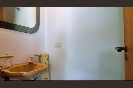 Casa à venda com 288m², 4 quartos e 4 vagas