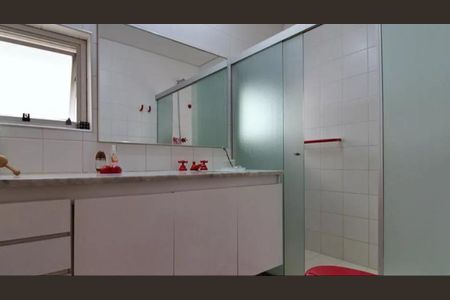 Casa à venda com 288m², 4 quartos e 4 vagas