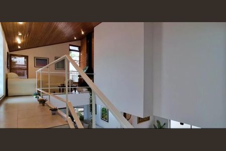 Casa à venda com 288m², 4 quartos e 4 vagas