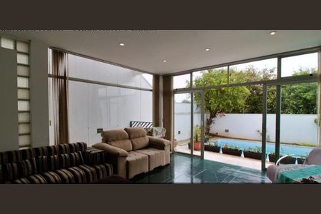 Casa à venda com 4 quartos, 288m² em Vila Sonia, São Paulo