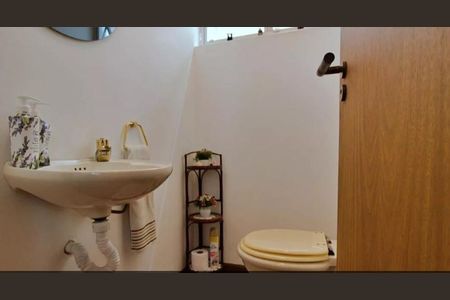 Casa à venda com 288m², 4 quartos e 4 vagas