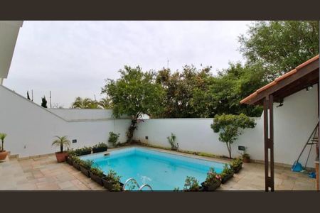 Casa à venda com 288m², 4 quartos e 4 vagas