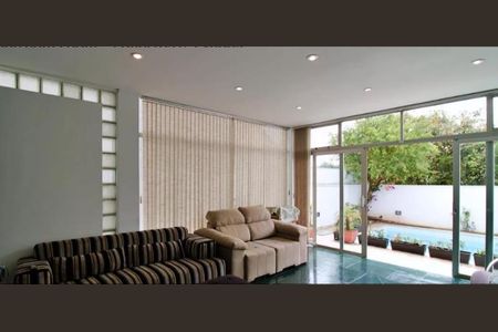 Casa à venda com 4 quartos, 288m² em Vila Sonia, São Paulo