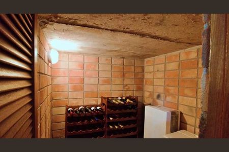 Casa à venda com 288m², 4 quartos e 4 vagas