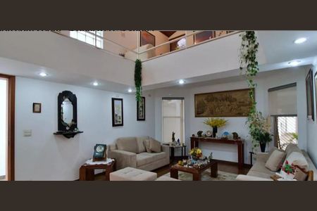 Casa à venda com 4 quartos, 288m² em Vila Sonia, São Paulo