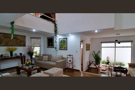 Casa à venda com 4 quartos, 288m² em Vila Sonia, São Paulo