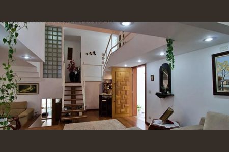 Casa à venda com 4 quartos, 288m² em Vila Sonia, São Paulo