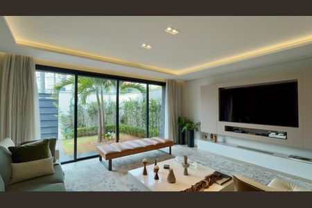 Sala de TV de casa à venda com 4 quartos, 415m² em Jardim Paulista, São Paulo