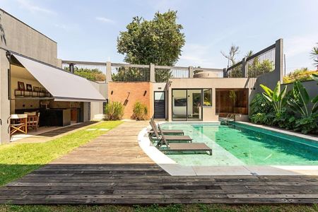 Casa à venda com 496m², 4 quartos e 6 vagas