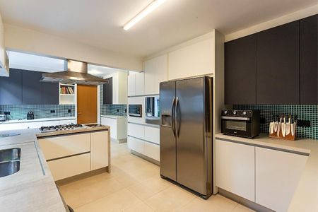 Casa à venda com 496m², 4 quartos e 6 vagas