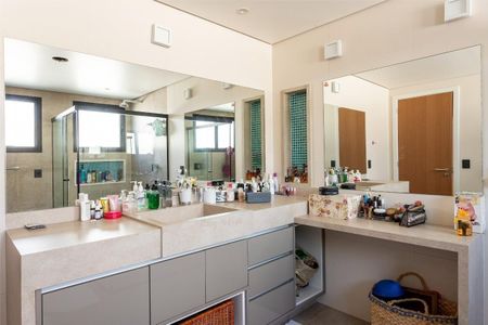 Casa à venda com 496m², 4 quartos e 6 vagas