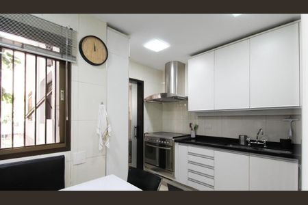 Apartamento à venda com 130m², 4 quartos e 2 vagas