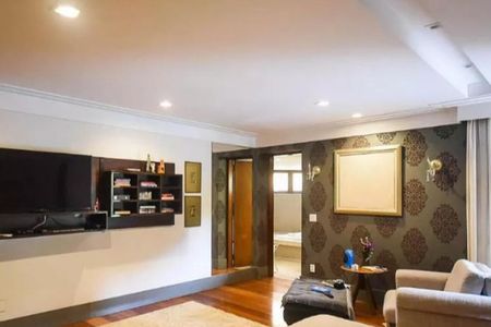 Casa à venda com 4 quartos, 920m² em Jardim Guedala, São Paulo