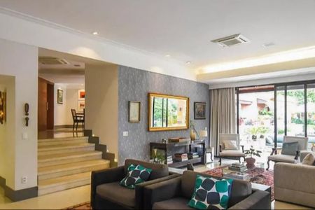 Casa à venda com 4 quartos, 920m² em Jardim Guedala, São Paulo