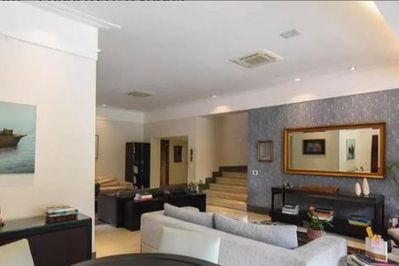 Casa à venda com 4 quartos, 920m² em Jardim Guedala, São Paulo