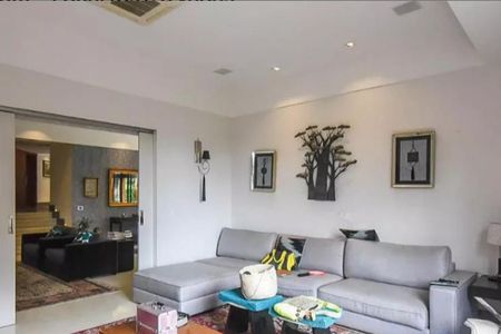 Casa à venda com 4 quartos, 920m² em Jardim Guedala, São Paulo