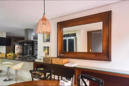 Casa à venda com 4 quartos, 920m² em Jardim Guedala, São Paulo