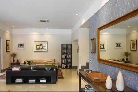 Casa à venda com 4 quartos, 920m² em Jardim Guedala, São Paulo