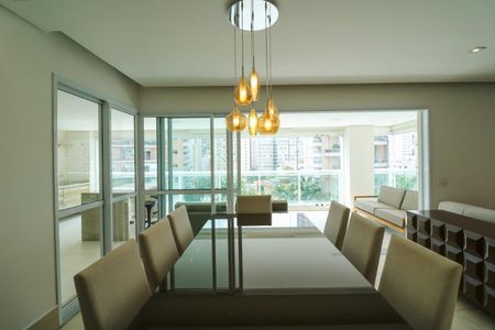 Apartamento à venda com 3 quartos, 157m² em Vila Nova Conceição, São Paulo