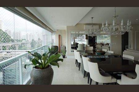 Apartamento para alugar com 3 quartos, 210m² em Campo Belo, São Paulo