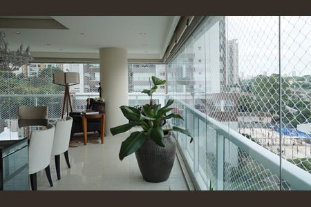 Apartamento para alugar com 210m², 3 quartos e 3 vagas