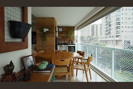 Apartamento para alugar com 210m², 3 quartos e 3 vagas