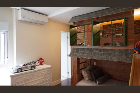 Apartamento para alugar com 210m², 3 quartos e 3 vagas