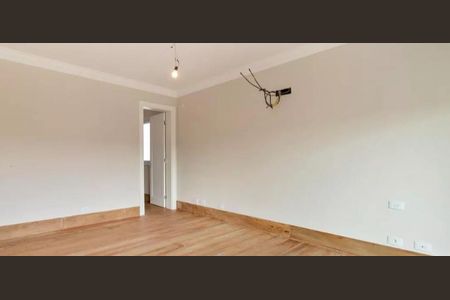 Casa à venda com 4 quartos, 800m² em Jardim Leonor, São Paulo