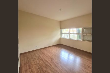 Casa à venda com 5 quartos, 750m² em Vila Nova Conceição, São Paulo