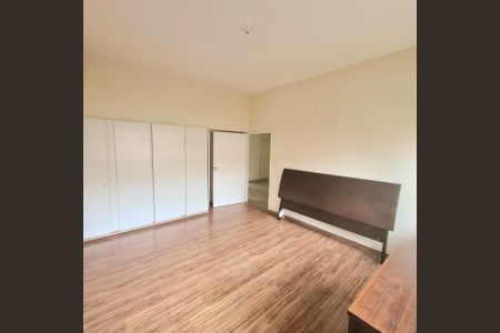 Casa à venda com 5 quartos, 750m² em Vila Nova Conceição, São Paulo