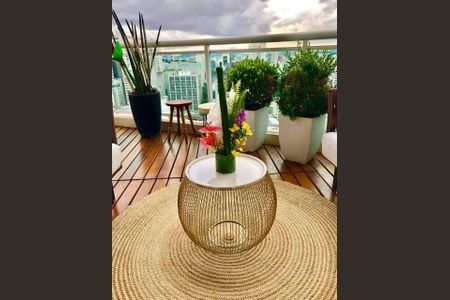 Apartamento à venda com 3 quartos, 138m² em Bela Vista, São Paulo