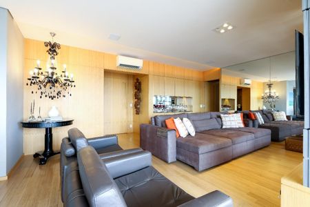 Apartamento à venda com 2 quartos, 156m² em Vila Olímpia, São Paulo