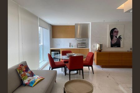 Apartamento à venda com 3 quartos, 157m² em Vila Nova Conceição, São Paulo
