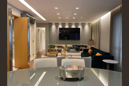 Apartamento à venda com 3 quartos, 157m² em Vila Nova Conceição, São Paulo