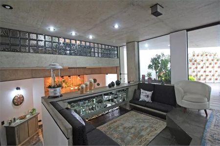 Casa à venda com 5 quartos, 450m² em Alto de Pinheiros, São Paulo