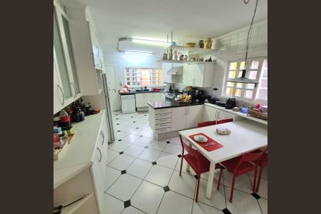 Casa à venda com 4 quartos, 320m² em Brooklin, São Paulo