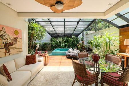 Casa à venda com 584m², 4 quartos e 5 vagas