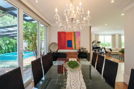 Casa à venda com 584m², 4 quartos e 5 vagas