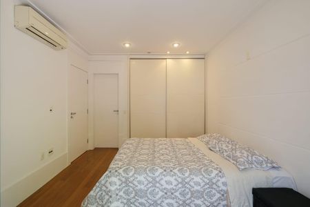 Casa à venda com 584m², 4 quartos e 5 vagas