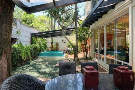 Casa à venda com 584m², 4 quartos e 5 vagas