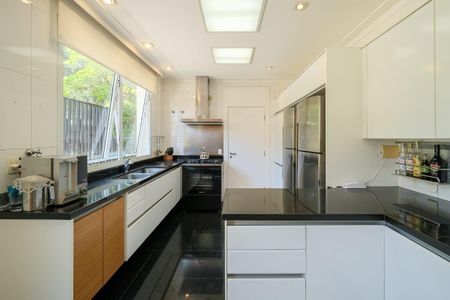 Casa à venda com 584m², 4 quartos e 5 vagas