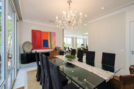 Casa à venda com 584m², 4 quartos e 5 vagas