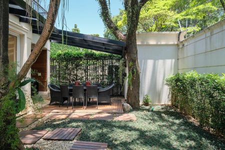 Casa à venda com 584m², 4 quartos e 5 vagas