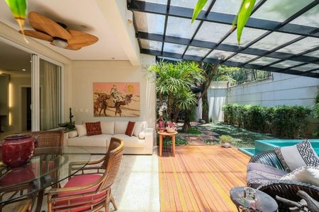 Casa à venda com 584m², 4 quartos e 5 vagas