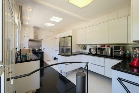 Casa à venda com 584m², 4 quartos e 5 vagas