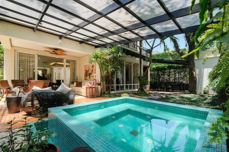 Casa à venda com 584m², 4 quartos e 5 vagas