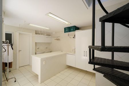 Casa à venda com 584m², 4 quartos e 5 vagas