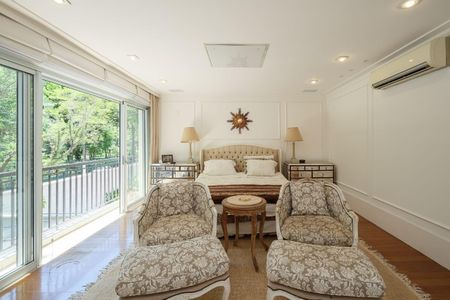 Casa à venda com 584m², 4 quartos e 5 vagas