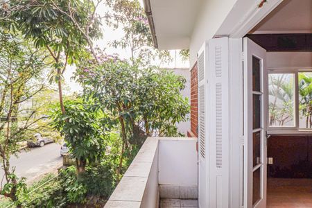 Casa à venda com 439m², 3 quartos e 4 vagas